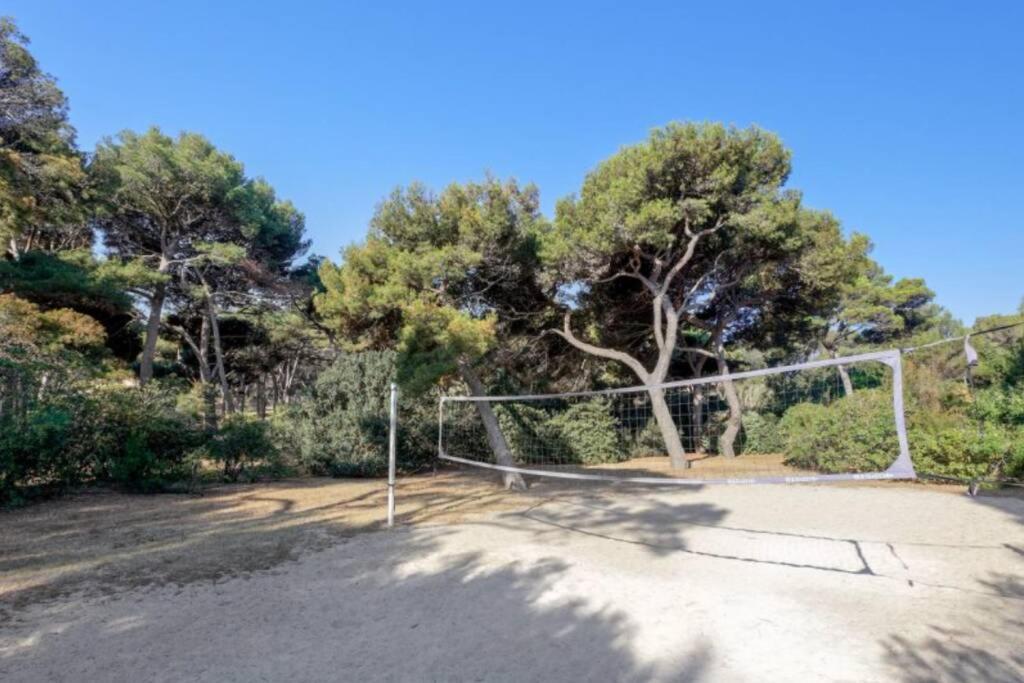 Appartement En Residence Privee, Face A La Mer Avec Acces Direct Plage Hyères المظهر الخارجي الصورة