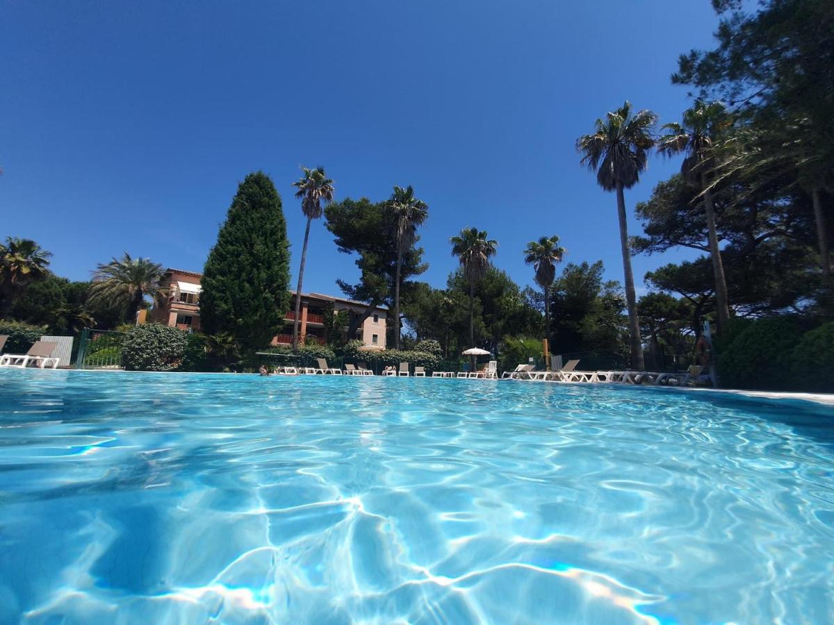 Appartement En Residence Privee, Face A La Mer Avec Acces Direct Plage Hyères المظهر الخارجي الصورة
